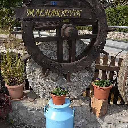 Bauernhof Turisticna Kmetija Pri Malnarjevih Postojna
